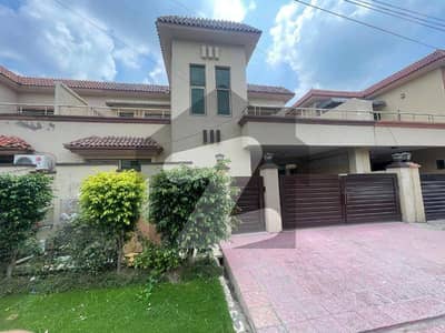 4-Bedroom 10-Marla House Available For Sale In Askari-11 Lahore
