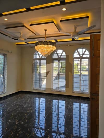 ڈی ایچ اے ڈیفینس فیز 2 ڈی ایچ اے ڈیفینس,اسلام آباد میں 6 کمروں کا 1 کنال مکان 3.0 لاکھ میں کرایہ پر دستیاب ہے۔