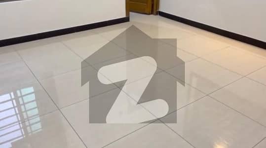 سوان گارڈن اسلام آباد میں 6 کمروں کا 7 مرلہ مکان 1.3 لاکھ میں کرایہ پر دستیاب ہے۔