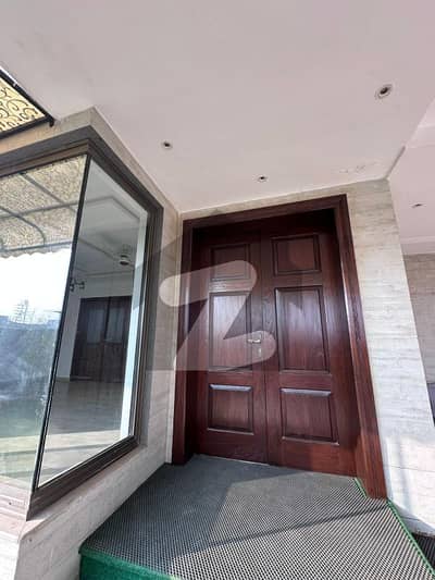 ڈی ایچ اے فیز 7 ڈیفنس (ڈی ایچ اے),لاہور میں 7 کمروں کا 1 کنال مکان 4.0 لاکھ میں کرایہ پر دستیاب ہے۔