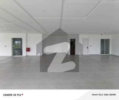 کمرشل براڈوے بلاک بی ڈی ایچ اے فیز 8 - کمرشل براڈوے,ڈی ایچ اے فیز 8,ڈیفنس (ڈی ایچ اے),لاہور میں 8 مرلہ دفتر 1.65 لاکھ میں کرایہ پر دستیاب ہے۔