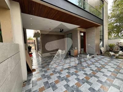 10 Marla House For Sale In Phase 8 Ex Air Avenue DHA Lahore