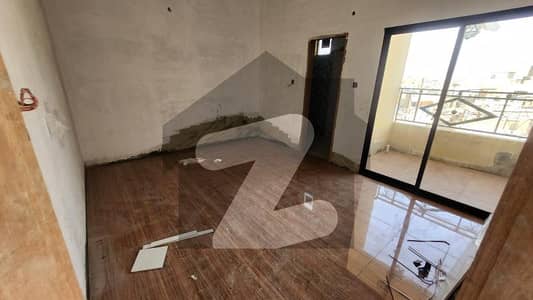 پی ای سی ایچ ایس جمشید ٹاؤن,کراچی میں 3 کمروں کا 4 مرلہ بالائی پورشن 1.65 کروڑ میں برائے فروخت۔