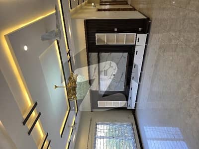 ڈی ایچ اے ڈیفینس فیز 2 ڈی ایچ اے ڈیفینس,اسلام آباد میں 6 کمروں کا 1 کنال مکان 3.0 لاکھ میں کرایہ پر دستیاب ہے۔