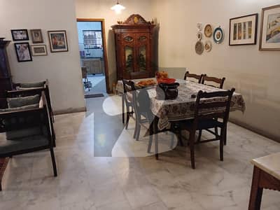 نیواقبال پارک کینٹ کینٹ,لاہور میں 4 کمروں کا 12 مرلہ مکان 3.5 کروڑ میں برائے فروخت۔