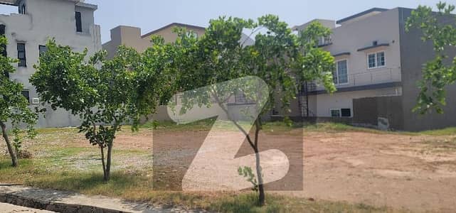 10 Marla with some extra land. i avenue boulevard. sunfacing with big front. Dem 107 negotiable. 10 Marla with some extra land. i avenue boulevard. sunfacing with big front. Dem 107 negotiable.