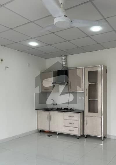 01 BEDROOM LUXURY UNFURNISHED APARTMENT AVAILABLE FOR RENT AT GULBERG GREEN ISLAMABAD