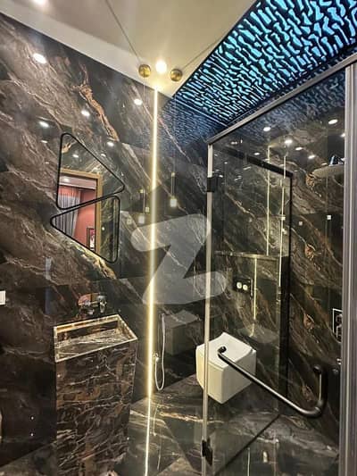 ایڈن سٹی ایڈن,لاہور میں 6 کمروں کا 1 کنال مکان 8.0 کروڑ میں برائے فروخت۔