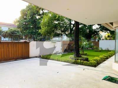 ایف ۔ 7 اسلام آباد میں 6 کمروں کا 1 کنال مکان 12.0 لاکھ میں کرایہ پر دستیاب ہے۔