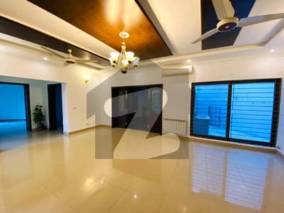 F-7 600 Square Yard House 6 Bedrooms With Attached Bathroom Drawing And Dining TV Lounge Kitchen