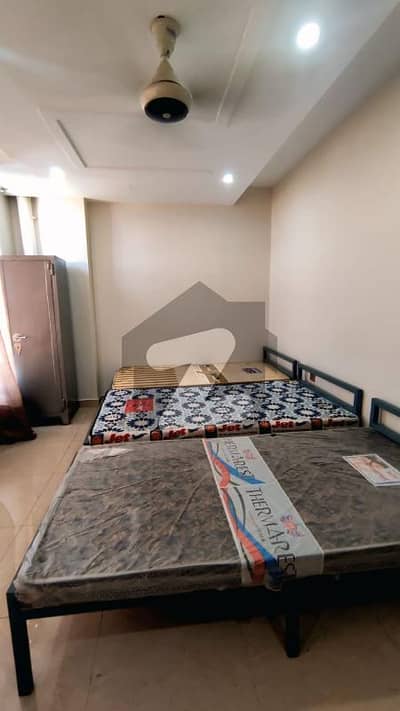 سیٹلائٹ ٹاون جی ٹی روڈ,جہلم میں 1 مرلہ کمرہ 10.0 ہزار میں کرایہ پر دستیاب ہے۔
