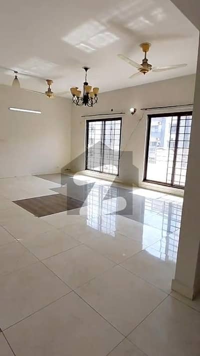 3 Bed Room Apartments For Rent in Askari 11 Lahore