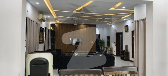 بحریہ ٹاؤن غوری بلاک بحریہ ٹاؤن سیکٹر B,بحریہ ٹاؤن,لاہور میں 5 کمروں کا 18 مرلہ مکان 7.0 کروڑ میں برائے فروخت۔