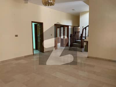 ایف ۔ 10/1 ایف ۔ 10,اسلام آباد میں 7 کمروں کا 1 کنال مکان 5.5 لاکھ میں کرایہ پر دستیاب ہے۔