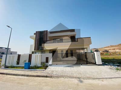 ڈی ایچ اے ڈیفینس فیز 4 ڈی ایچ اے ڈیفینس,اسلام آباد میں 6 کمروں کا 1 کنال مکان 9.75 کروڑ میں برائے فروخت۔