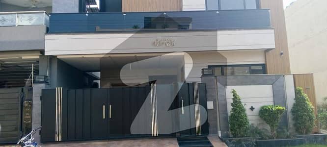 10 MARLA SPANISH HOUSE OWNER CONSTRUCTION ON PRIME LOCATION AVAILABLE FOR SALE IN LDA AVENUE 1 LAHORE