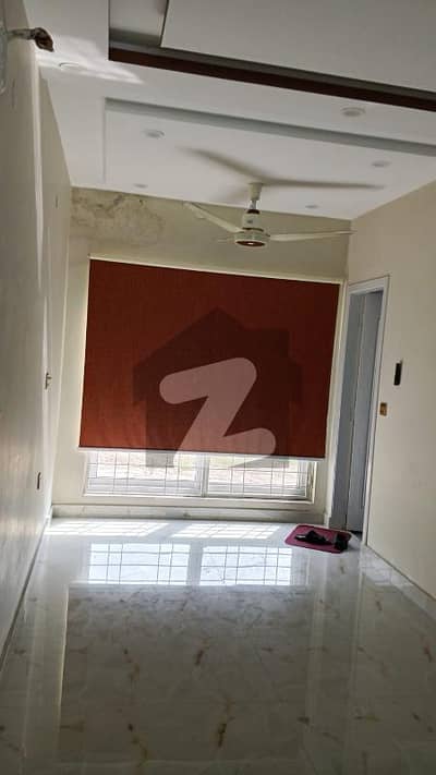 3 MARLA COMMERCIAL GROUND FLOOR AVAILABLE FOR RENT BAHRIA TOWN LAHORE.