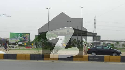 ڈی ایچ اے فیز 2 - سیکٹر ڈی ڈی ایچ اے ڈیفینس فیز 2,ڈی ایچ اے ڈیفینس,اسلام آباد میں 7 مرلہ کمرشل پلاٹ 10.0 کروڑ میں برائے فروخت۔