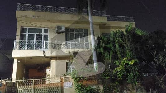 علامہ اقبال ٹاؤن ۔ کشمیر بلاک علامہ اقبال ٹاؤن,لاہور میں 13 مرلہ مکان 5.65 کروڑ میں برائے فروخت۔