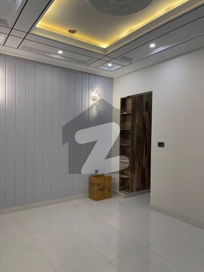 نیا ناظم آباد کراچی میں 6 کمروں کا 10 مرلہ مکان 2.5 لاکھ میں کرایہ پر دستیاب ہے۔