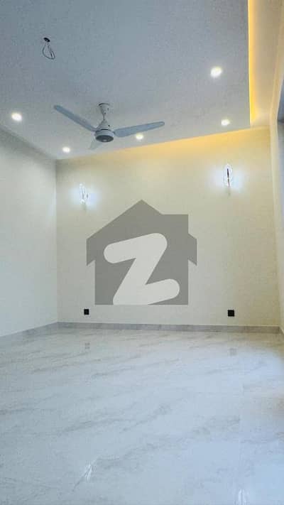 لیک سٹی - سیکٹر M7 - بلاک بی لیک سٹی ۔ سیکٹرایم ۔ 7,لیک سٹی,رائیونڈ روڈ,لاہور میں 4 کمروں کا 5 مرلہ مکان 1.1 لاکھ میں کرایہ پر دستیاب ہے۔