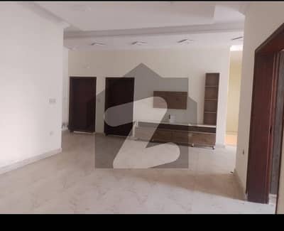 ندیم ٹاؤن لاہور میں 3 کمروں کا 2 مرلہ مکان 45.0 ہزار میں کرایہ پر دستیاب ہے۔