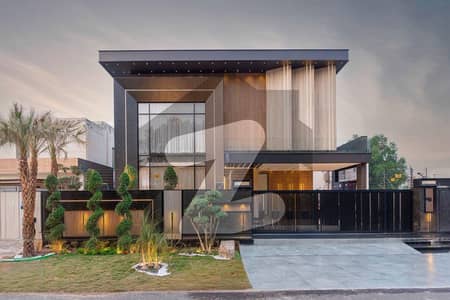 ONE KANAL ROYAL PALACE FOR LUXURY PERSONALITIES HOUSE FOR SALE AT VERY HOT LOCATION NEAR RAYA GOLF CLUB