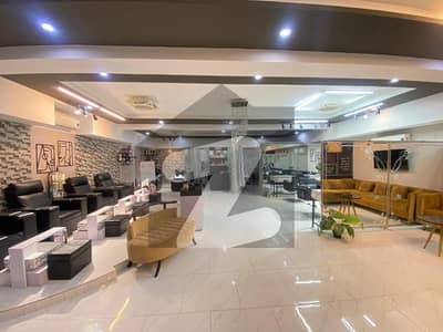 ایم ایم عالم روڈ گلبرگ,لاہور میں 10 مرلہ عمارت 6.5 لاکھ میں کرایہ پر دستیاب ہے۔