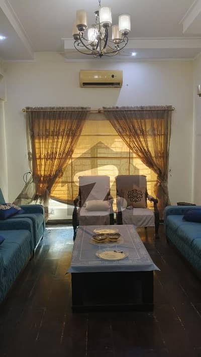 فیصل ٹاؤن لاہور میں 5 کمروں کا 10 مرلہ مکان 4.75 کروڑ میں برائے فروخت۔