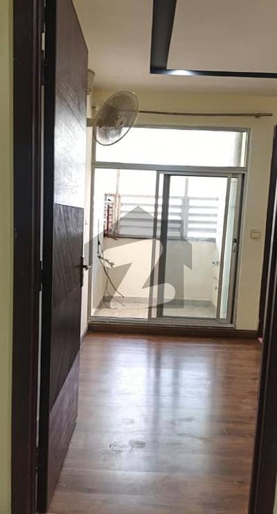 01 BEDROOM LUXURY UNFURNISHED APARTMENT AVAILABLE FOR RENT AT GULBERG GREEN ISLAMABAD