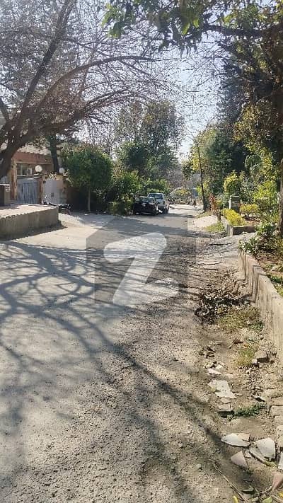 G 9 House For Sale At Reasonable Price 70Ft Street