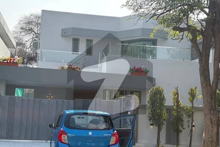 100% Orignal 10 Marla Modern Design House For Rent In DHA Phase 3 Lahore.