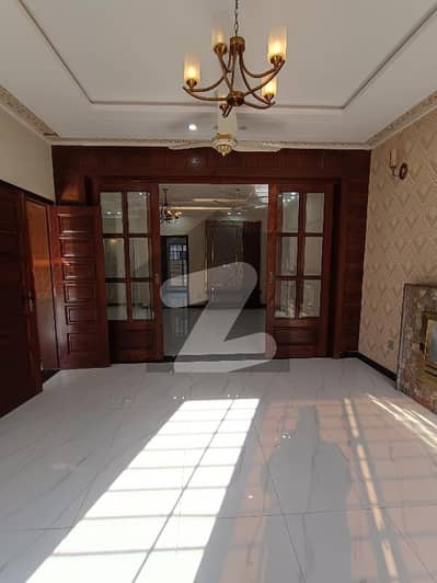 1 Kanal Beautiful Lower Portion Available For Rent Near All Facilities