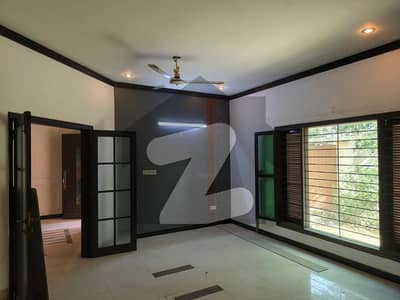 500 Yard Bungalow 5 Bedrooms Near CBC For Rent DHA Phase 6