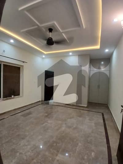 10 MARLA BRAND NEW UPPER PORTION AVAILABLE FOR RENT IN NASHEMAN IQBAL PHASE 2
