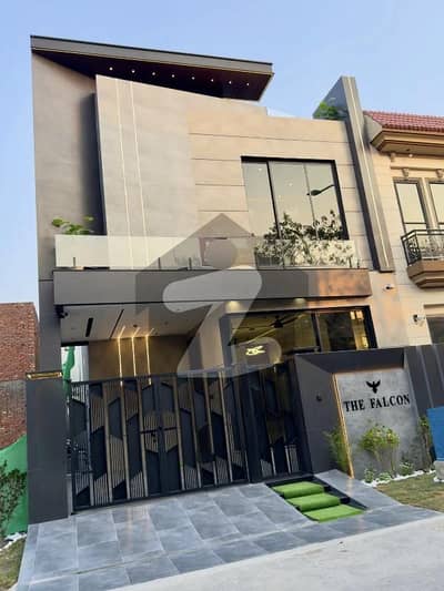 brand new Altra modern design luxury house for rent