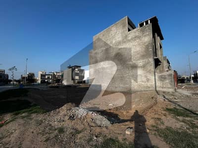 5 Marla Corner Plot For Sale In Parkview City Lahore