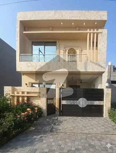 بینکرس ایوینیو کوآپریٹو ہاؤسنگ سوسائٹی لاہور میں 3 کمروں کا 5 مرلہ مکان 1.75 کروڑ میں برائے فروخت۔ بینکرس ایوینیو کوآپریٹو ہاؤسنگ سوسائٹی لاہور میں 3 کمروں کا 5 مرلہ مکان 1.75 کروڑ میں برائے فروخت۔