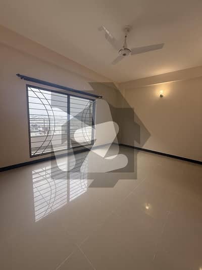 عسکری 5 ۔ سیکٹر جے عسکری 5,ملیر کنٹونمنٹ,کینٹ,کراچی میں 3 کمروں کا 12 مرلہ فلیٹ 4.35 کروڑ میں برائے فروخت۔