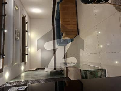 کے ڈی اے سکیم 1 کراچی میں 3 کمروں کا 8 مرلہ فلیٹ 6.25 کروڑ میں برائے فروخت۔