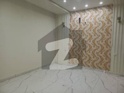 ایڈن ویلی فیصل آباد میں 4 کمروں کا 7 مرلہ مکان 1.5 لاکھ میں کرایہ پر دستیاب ہے۔