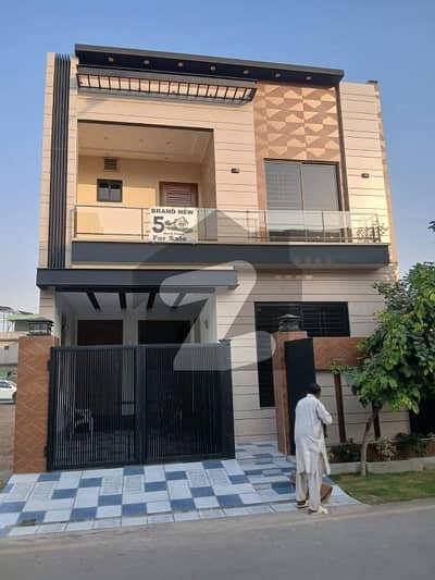 پارک ویو سٹی - ٹیولپ بلاک پارک ویو سٹی,لاہور میں 4 کمروں کا 5 مرلہ مکان 2.25 کروڑ میں برائے فروخت۔