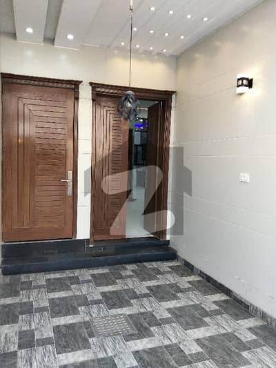 پیراگون سٹی لاہور میں 3 کمروں کا 5 مرلہ مکان 95.0 ہزار میں کرایہ پر دستیاب ہے۔