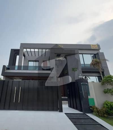 ڈی ایچ اے فیز 7 ڈیفنس (ڈی ایچ اے),لاہور میں 5 کمروں کا 1 کنال مکان 3.5 لاکھ میں کرایہ پر دستیاب ہے۔