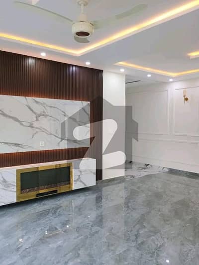 LIKE NEW DOUBLE UNIT HOUSE FOR RENT