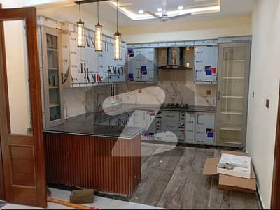 جناح گارڈنز فیز 1 جناح گارڈنز,ایف ای سی ایچ ایس,اسلام آباد میں 2 کمروں کا 8 مرلہ مکان 2.45 کروڑ میں برائے فروخت۔