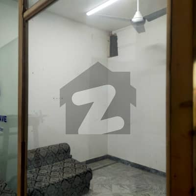 ایف ۔ 11 مرکز ایف ۔ 11,اسلام آباد میں 2 کمروں کا 5 مرلہ دفتر 1.2 لاکھ میں کرایہ پر دستیاب ہے۔