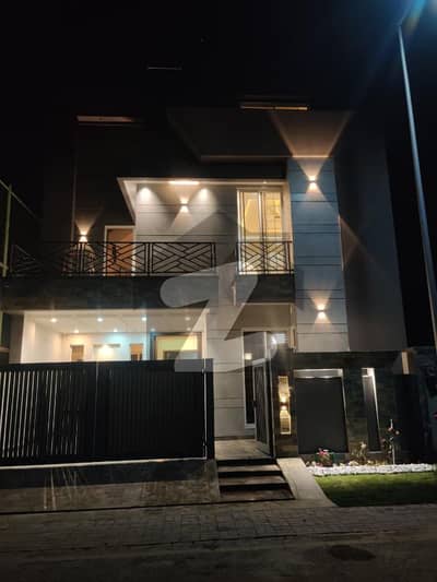 ڈریم گارڈنز - بلاک ایف ڈریم گارڈنز,ڈیفینس روڈ,لاہور میں 4 کمروں کا 10 مرلہ مکان 1.25 لاکھ میں کرایہ پر دستیاب ہے۔