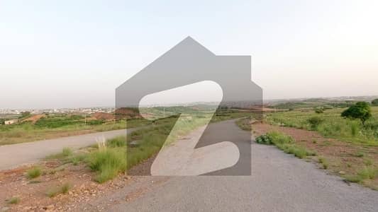 سی پندرہ اسلام آباد میں 1 کنال رہائشی پلاٹ 2.8 کروڑ میں برائے فروخت۔