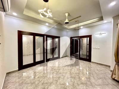 ایف ۔ 11 اسلام آباد میں 3 کمروں کا 14 مرلہ فلیٹ 1.9 لاکھ میں کرایہ پر دستیاب ہے۔